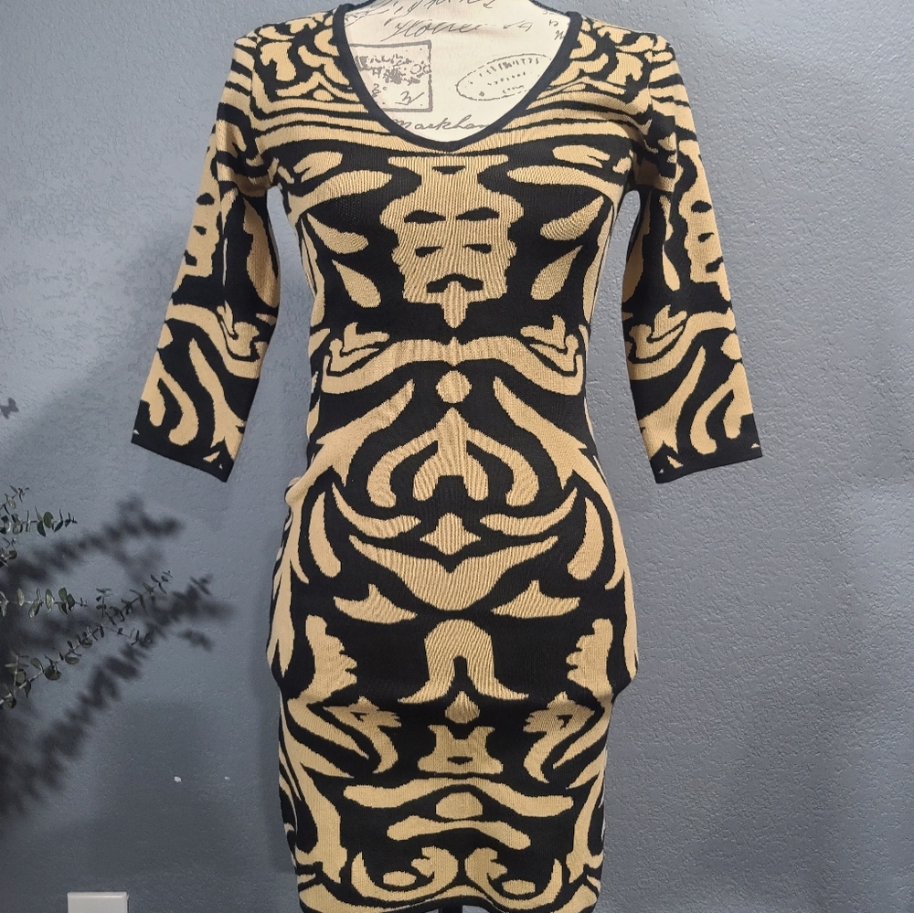 Stilletoa Womans Small Dress